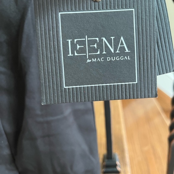 NWT IEENA FOR MAC DUGGAL
Black Square Neck Tie Strap Slit Gown Size 4 - Picture 7 of 10